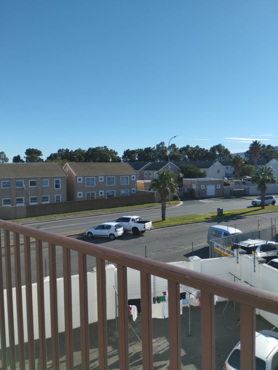 1 Bedroom Property for Sale in Strand Central Western Cape